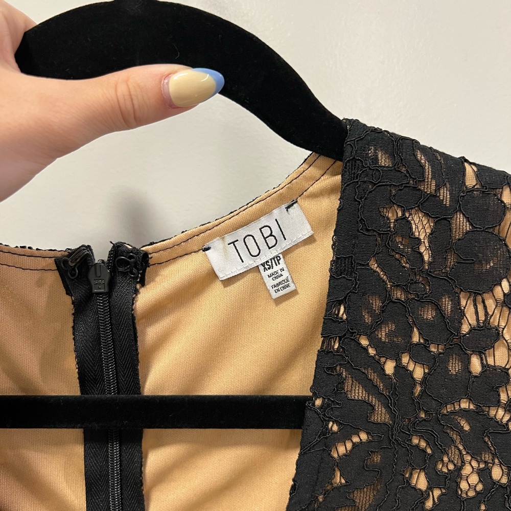 Tobi Long Sleeve Cocktail Dress | XS, Black Lace - Picture 4 of 4